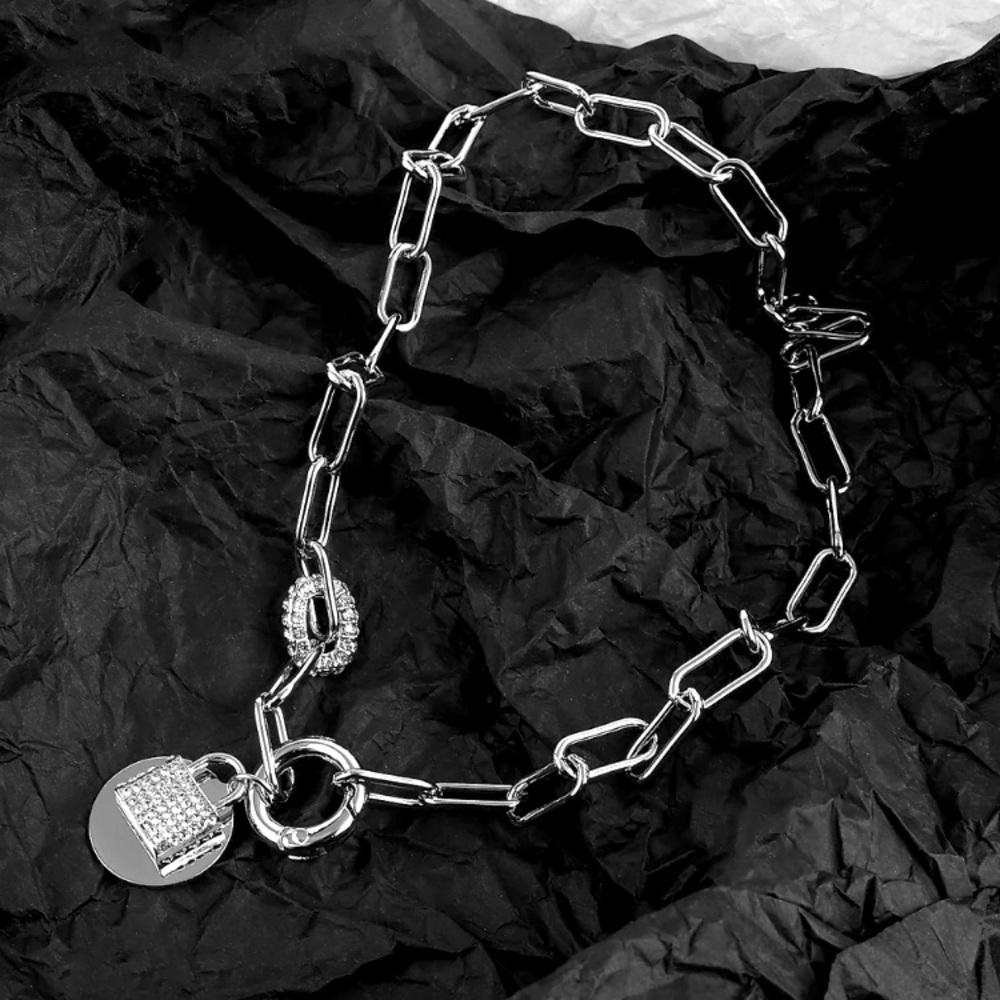 🌟 Platinum Plated Rhinestone Lock Necklace